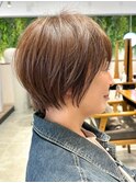 美髪シアーカラーピンクブラウンショートカット切りっぱなしボブ