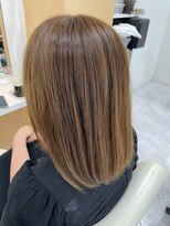ヘアポジション 自衛隊通(HAIR Position) 長めハイトーンカラーボブ