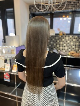 ブリング バイ スノードロップ 吉祥寺(BRING by Snowdrop) デザインカラー/レイヤーカット/ウェットヘア/オリーブベージュ