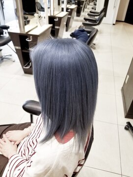 ミック ヘアアンドメイクアップ 高田店(miq Hair&Make up) ブルーアッシュ/アイスブルー/ブリーチありカラー/寒色系カラー