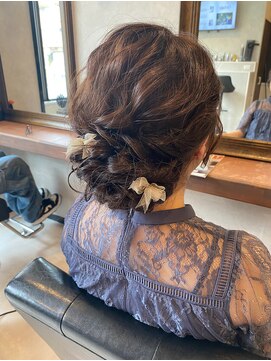 ナイト(KNIGHT) ゆるめシニヨン