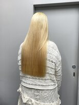 ヴァーディ オモテサンドウ(Vardy omotesando)&nbsp;blonde/ブロンド 抜きっぱなし 金髪 ブリーチ 表参道