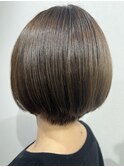 ☆丸みが綺麗なあごラインのショートグレージュカラー