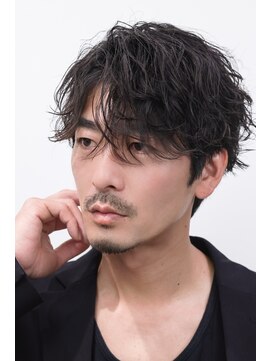 リップスヘアー 銀座(LIPPS hair) ウェーブ強め縦落ちセンターパート