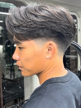 ニコ トウキョウ ロジック(nico TOKYO Logic) センターパートニュアンスパーマ曲がる縮毛矯正