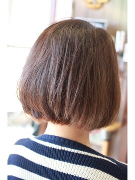 オーバーキャプテンネイキッド(OVER CAPTAIN NAKED) ラベンダーカラー×柔らか前下がりボブ