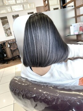 ヘアークリアー 獨協大学前店 ハイライトカラー