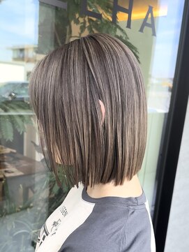 シェルハ(SHELHA) 切りっぱなしボブ バレイヤージュ ハイライトカラー ぷつんボブ