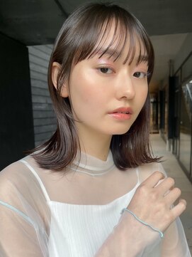 ガーデンヨコハマ(GARDEN YOKOHAMA) ミディアムレイヤーカットワンカール外ハネオリーブベージュ