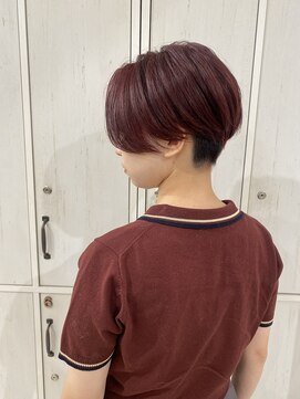 ネイロ 錦糸町(NeiRo) ハンサムショート刈り上げ女子レッドカラーセンターパート