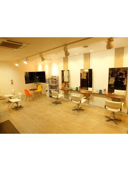 経験豊富なベテランスタイリストがカウンセリングから仕上げまでマンツーマンでご対応◎