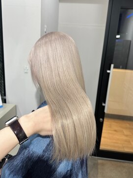 ユウル 横浜(juhl.) ミルクティーベージュケアブリーチダブルカラーアッシュブロンド