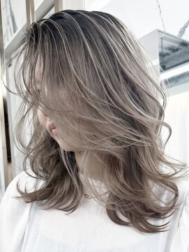エトワール(ETOILE) バレイヤージュカラー/レイヤーカット/グレージュカラー/三ノ宮