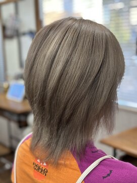 ビスイル 秋葉原店(Vis ill) 小顔効果◎パールベージュ×ウルフカットでこなれ感