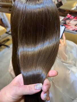 リゴッツ ドゥア プトゥリ(Regottz dua putri) 艶髪透明感スタイル11.25黒髪