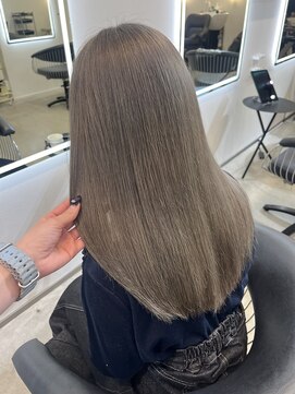 クオン 伊勢崎(QUON.) ミルクティーグレージュ