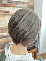 ミユル(MIYURU)&nbsp;白髪ボカシハイライトグレージュ　ショートカット