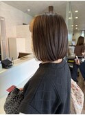 ボブ×ベージュイヤリングカラー