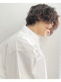 センターパート 前下がりミディアムパーマ