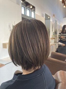 バルールバイおしゃれ泥棒(Valeur by) 立体感のある人気レイヤーボブ