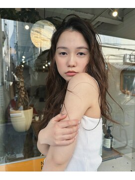 ヒュージ 三軒茶屋(huge) ロングヘア×オリーブカラー_髪質改善トリートメント_韓国