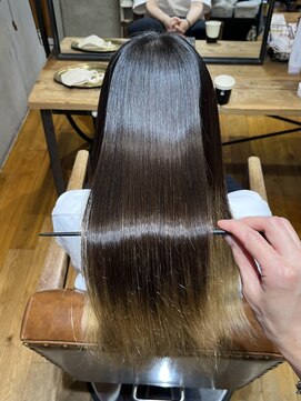 キャンバス 川崎(canvas.) ブリーチ縮毛矯正 髪質改善 2枚目ビフォー/美髪 /川崎【窪田】