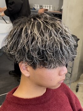 フィフスパーク(fifth PARK) 渋谷メンズハイライトカラーメッシュ波巻きスパイラルパーマ