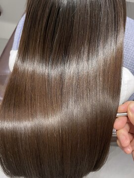 ライア 下北沢(laia) ツヤ髪ロングヘア【髪質改善 下北沢 トリートメント】