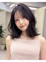 エニウム(ENIUM) 顔周りのレイヤーでふわっと揺れ動く大人ボブ