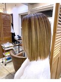 大人可愛い切りっぱなしミディアムゴールドブロンド