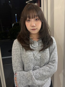 たっぷり顔まわりレイヤー×ほんのりオリーブベージュ♪