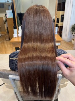 グラスヘアリオン(Grous hair lion)の写真/《大人女性が通う髪質改善サロン》白髪染め×髪質改善カラーで5年後の髪まで美しく育てる上質な艶髪に