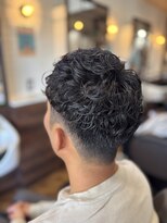 アンカー(ANCHOR)&nbsp;MEN’S HAIR/波巻きツイストスパイラル/リバースセンターパート