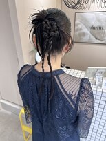 プリュム(plumu.)&nbsp;カチモリヘア／ねじねじアレンジ／タイトアレンジ