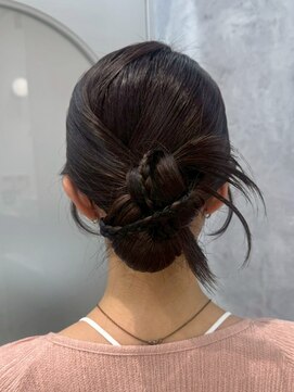 ヌイ(nui) ［佐賀/結婚式アレンジ/お呼ばれスタイル/カチモリヘア/タイト]