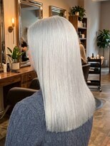 ルーア(Lua)&nbsp;ハイライト、ブリーチ、ダブルカラー、インナーカラー、エクステ