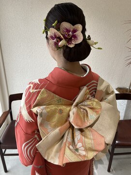 キュー(que) ピタッとタイトシニヨン