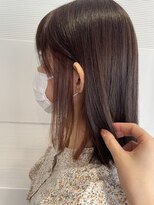 ヘアーアンドブック マルキーズ(hair&book marqise) ナチュラルなイヤリングカラー