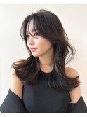 上品さと可愛さと色気のあるヘアです。 顔まわりのゆるレイヤー