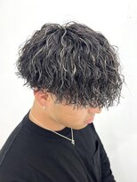 ランディ(RANDY)&nbsp;メンズカット・メッシュキャップハイライト・波巻きパーマ