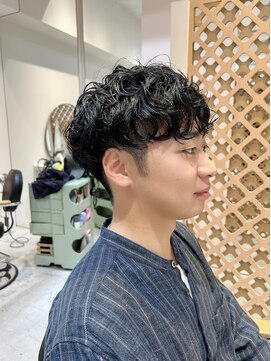 スー(suu) メンズパーマメンズマッシュニュアンスパーマナチュラルヘア
