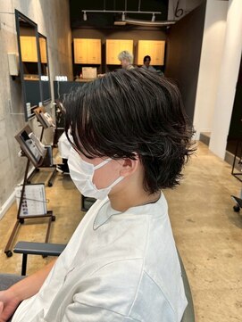 オゼル(OZEL) 【センターパートマッシュ】抜け感×色気を纏う上品メンズカット