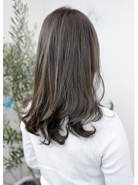 モカ ヘアーデザイン(moca HAIR DESIGN) グレージュのセミロング
