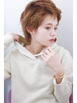 ネオリーブ チロル 横浜西口店(Neolive CiroL.) アプリコットベージュの爽やかショート