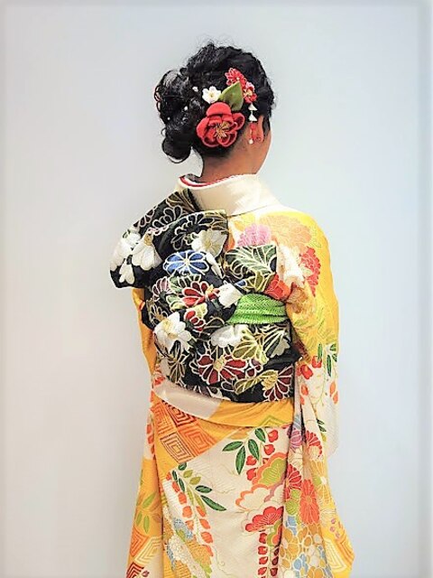 和泉美佳　成人式　古典的で上品な着物スタイル