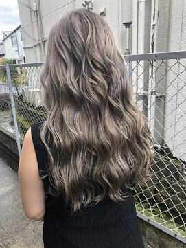 テテ(TETE) 絶対的グレー感 グレージュ