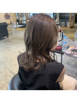 ジジ フルアヘッド(Gigi fullahead) *くびれミディ セピアベージュ*