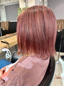 十角髪 外はねボブ × レッドカラー