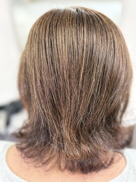 ビューティーサロンじゅん セミロングヘアー