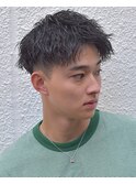 黒髪縦落ちツイストスパイラルパーマショートアップバング